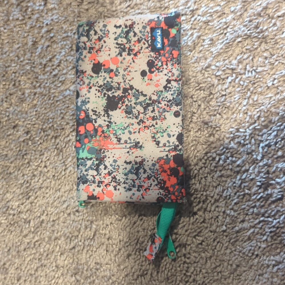Kavu wristlet